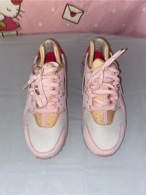 Nike Women's Pink and Gold Low-Top Sneakers